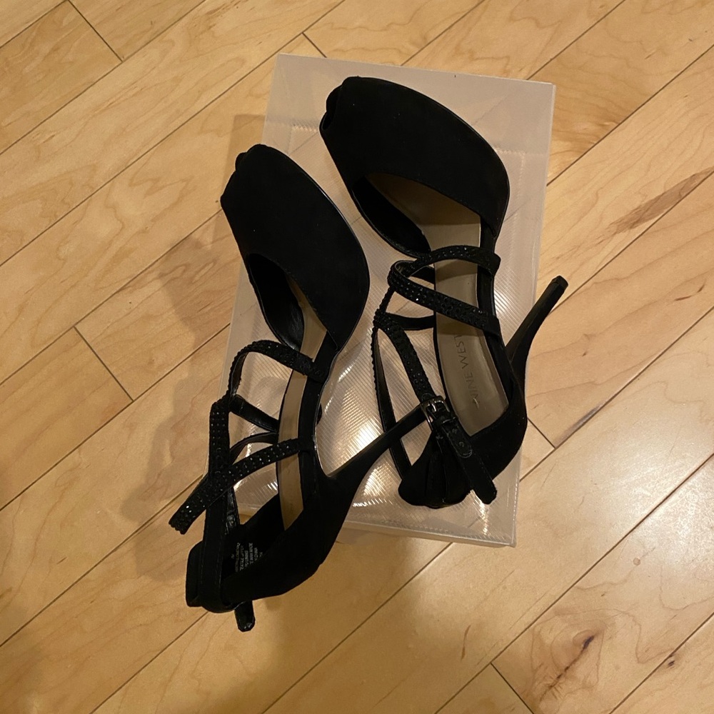 Nine West Black Peep Toe Heels - Picture 4 of 7